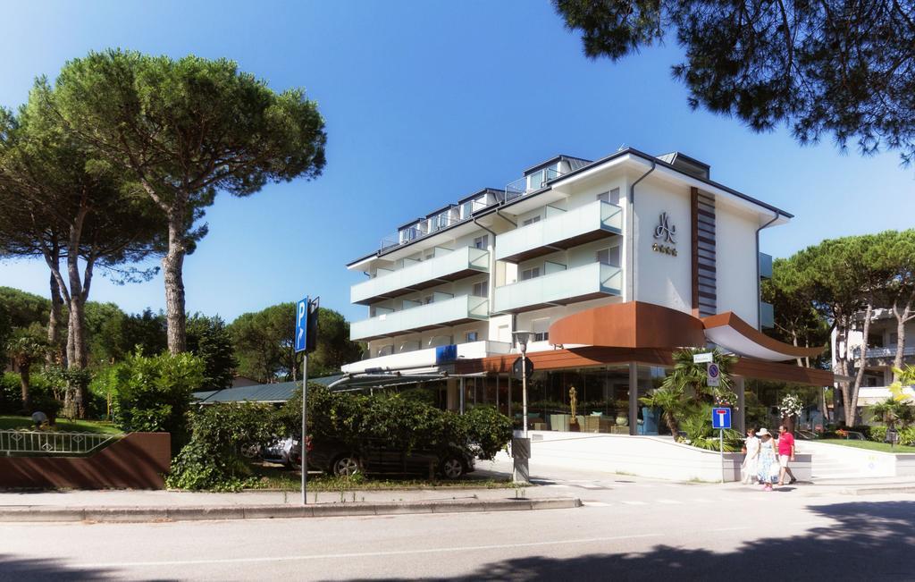 Hotel Arizona Lignano Sabbiadoro Exterior foto