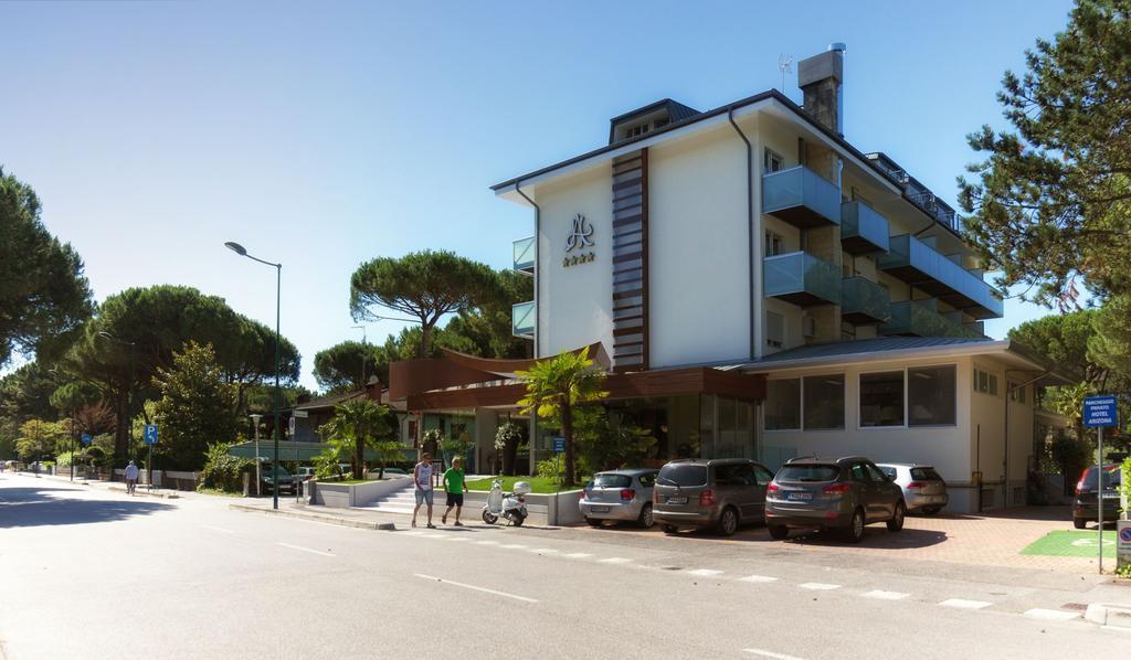 Hotel Arizona Lignano Sabbiadoro Exterior foto